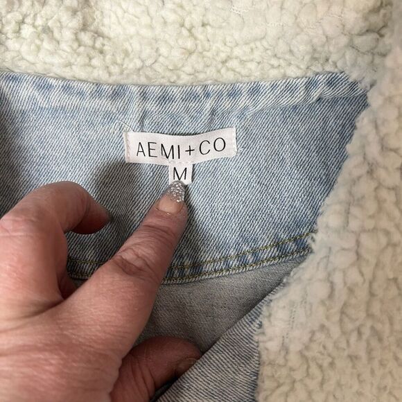 Aemi+Co Juliette Light Wash Denim Sherpa Collared Jacket Size Medium - Picture 4 of 6